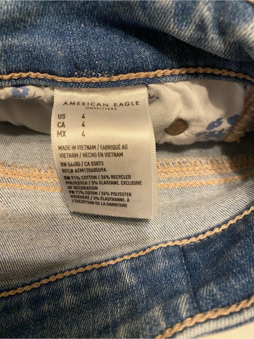 American Eagle High Rise Shortie Distressed - Picture 3 of 4